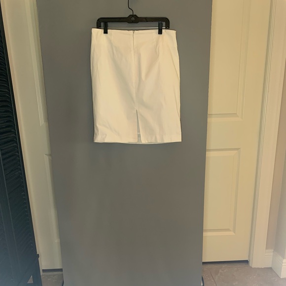 White Ruched Detail Skirt - Picture 5 of 5